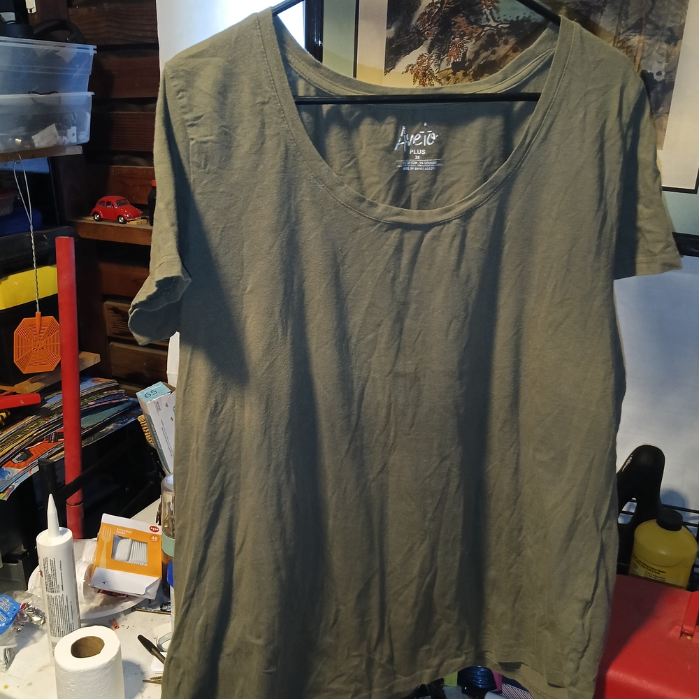 Green Relaxed Short Sleeve T-Shirt with Rounded Neckline